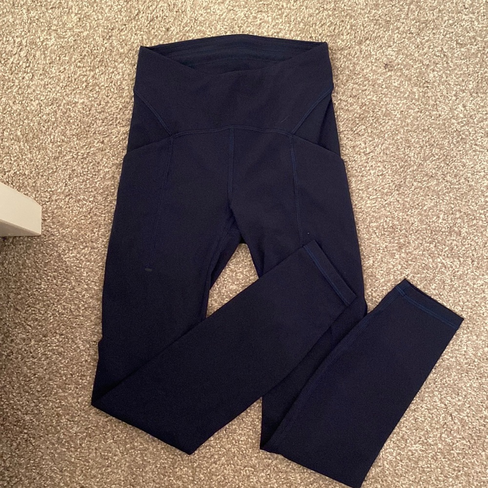 Navy blue lululemon leggings with side pocket